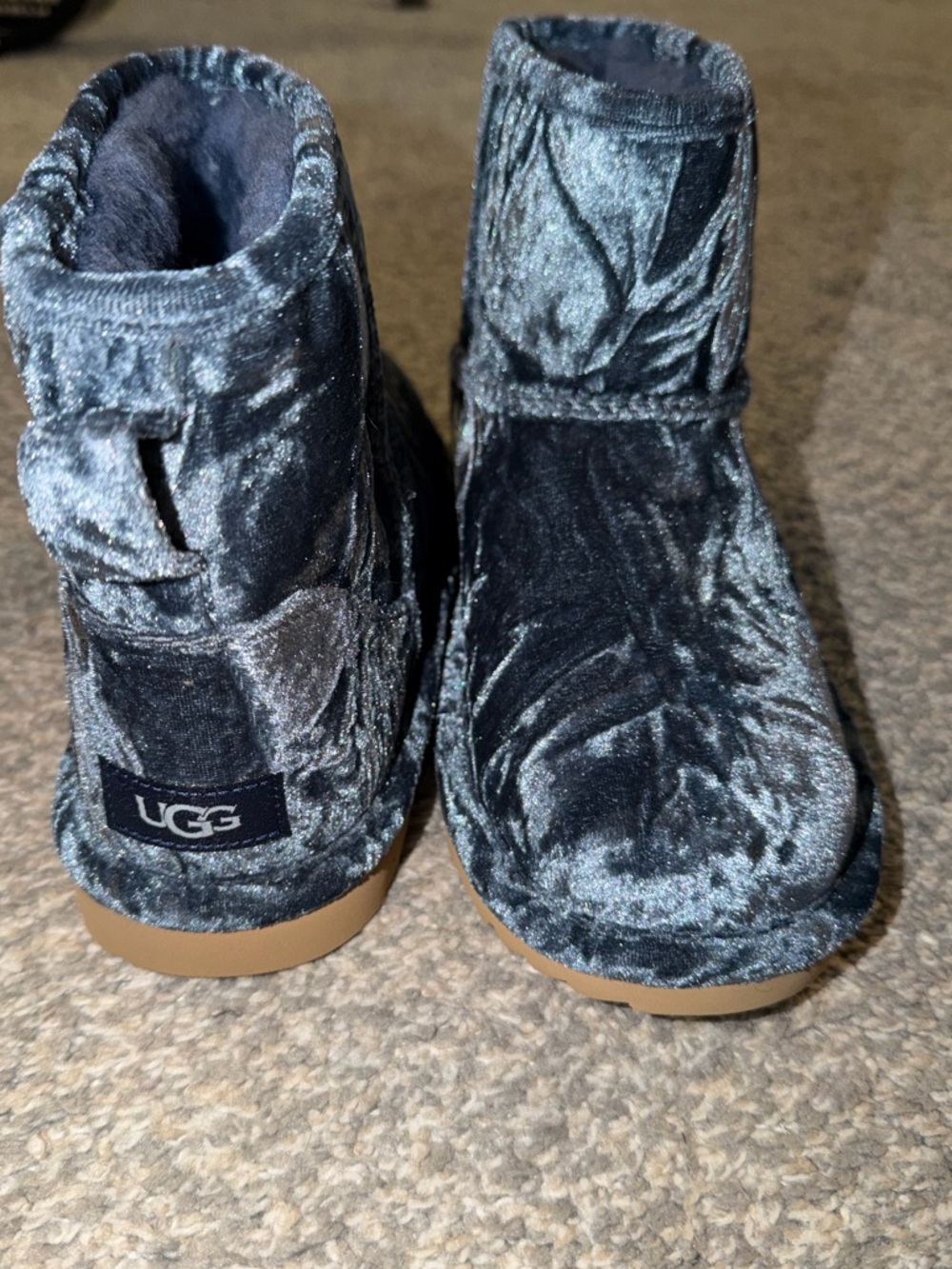 UGG Crushed Velvet Classic Mini Boots RARE - Picture 3 of 8